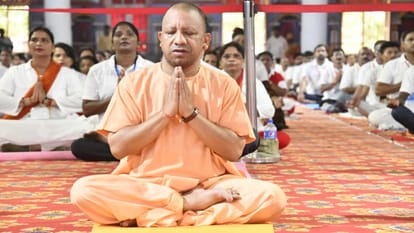 International Yoga Day 2023 Gorakhpur residents engaged in mass yoga