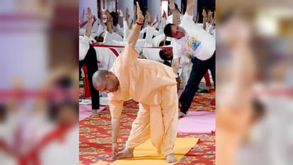 International Yoga Day Chief Minister Yogi Adityanath did yoga in Gorakhpur