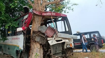 Steering failure of roadways bus going from Haldani to Agra collided with tree
