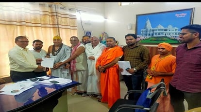 Saints of Vrindavan angry over power cut said if no improvement they will agitate