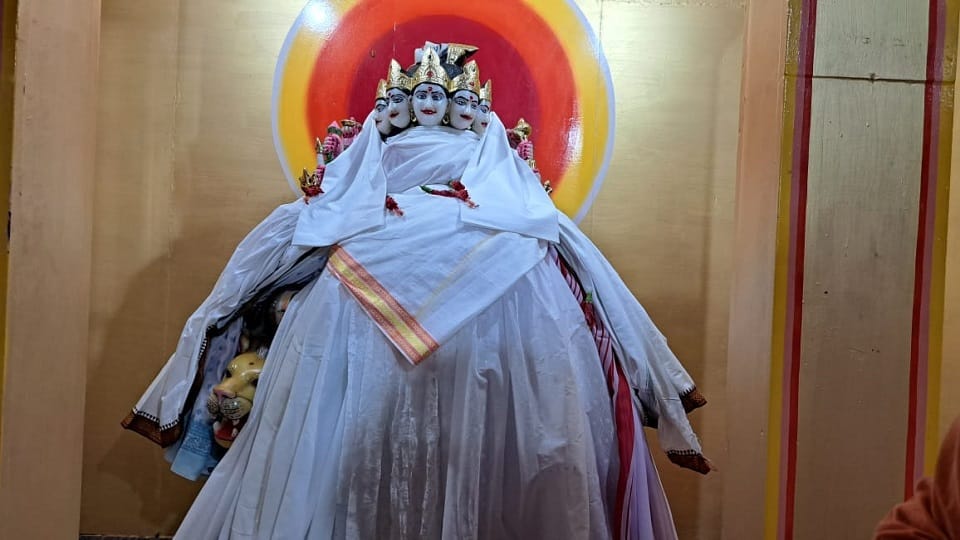 doors of Maa Kamakhya Devi temple closed Ambubachi festival started Know when will be darshan