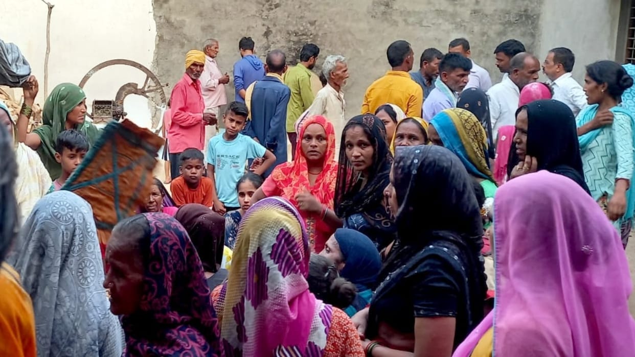 Bijnor: One child died and three were injured after being buried under a DJ