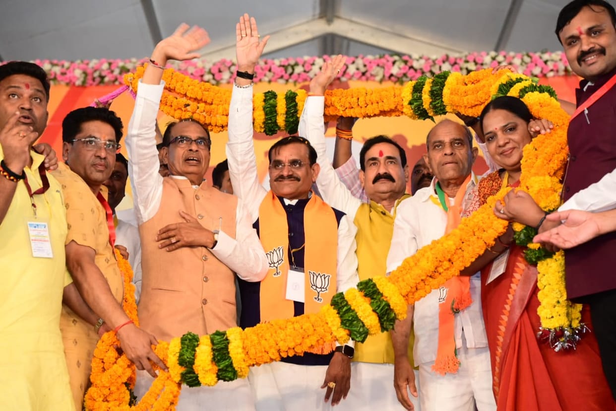 MP News: Public meeting in Balaghat, CM Shivraj said – Congress that cheats farmers cannot do development