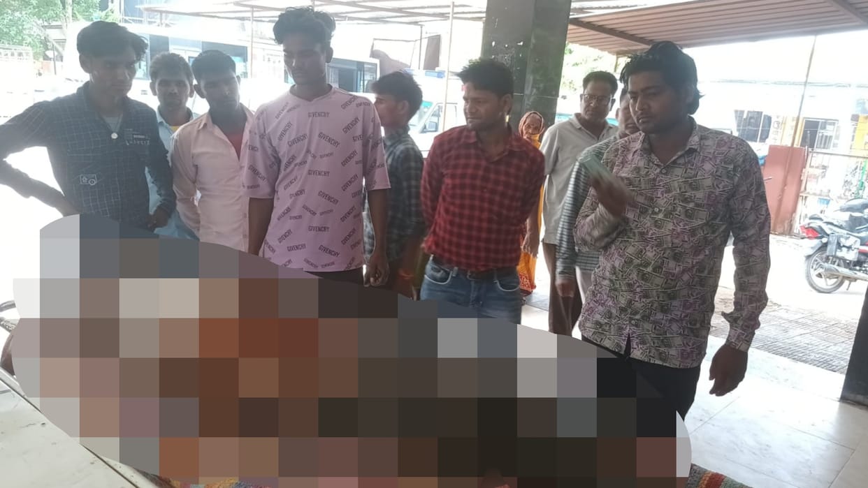 Dholpur News Farmer who went to irrigate field died due to electrocution relatives demanded compensation