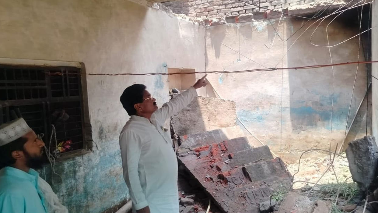 house collapses due to rain in Kannauj, death of woman