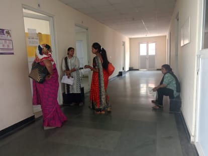 Neither timely treatment nor doctors 12 out of 29 beds are used, pregnant women narrate their agony