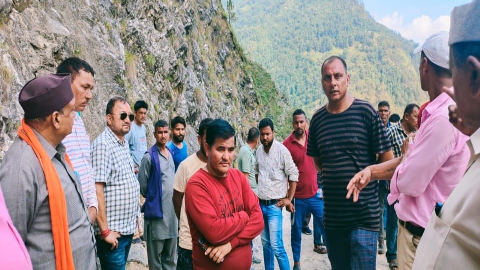 Pithoragarh Accident News Bolero Fell into Ditch Newly Married Couple died during going to temple