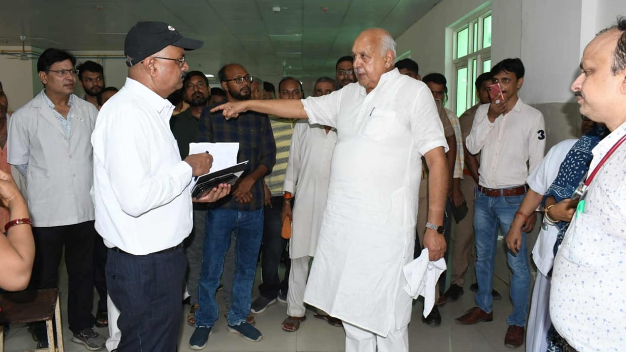 Agriculture Minister Surya Pratap Shahi inspected deoria Medical College