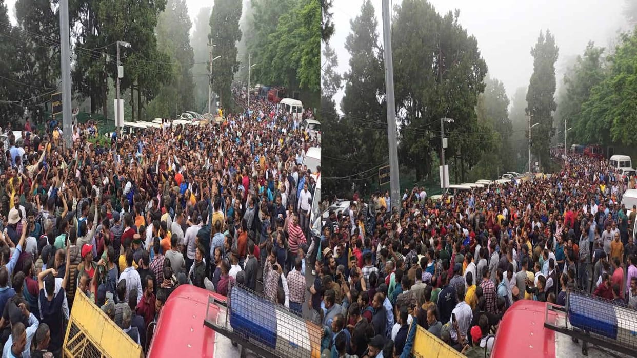 Shimla taxi unions protest outside DC office