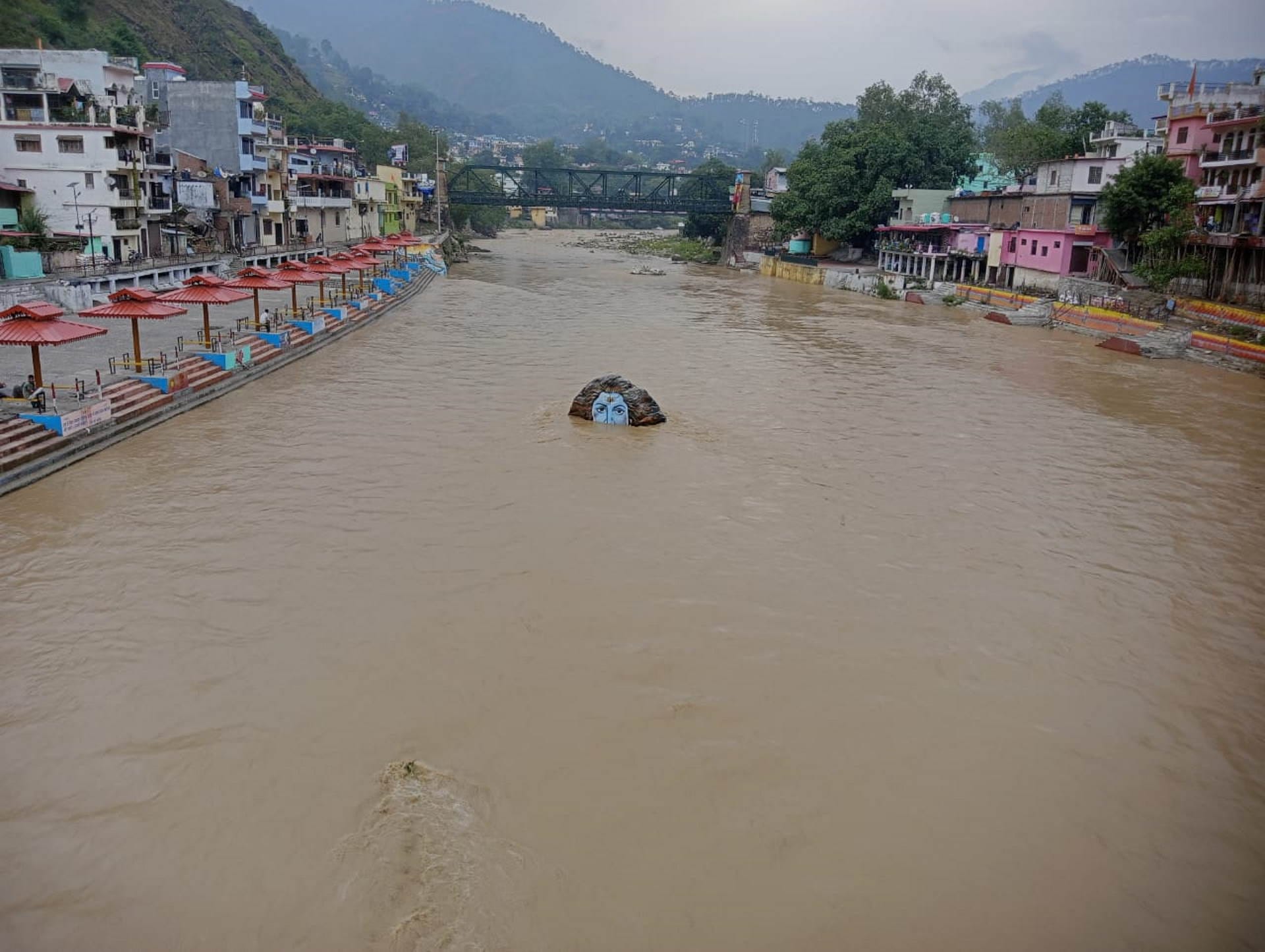 Uttarakhand weather Monsoon Heavy rains water level increase of Saryu river Bageshwar fog Watch Photos