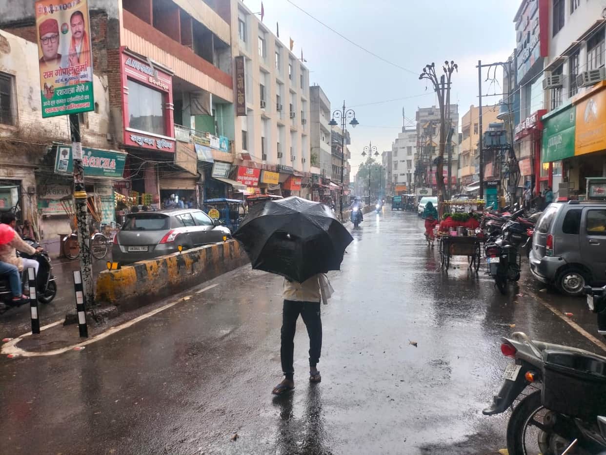 PHOTOS: Weather of Varanasi changed due to heavy rain, drop in temperature, relief from scorching heat
