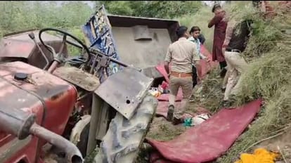 Tractor-trolley filled with villagers fell in the canal two children died more than a dozen injured