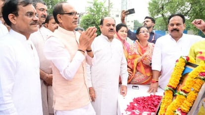MP News:CM शिवराज बोले- डॉ.मुखर्जी ने कश्मीर से धारा-370 हटाने जो बलिदान दिया था, उस मोदी सरकार ने पूरा किया