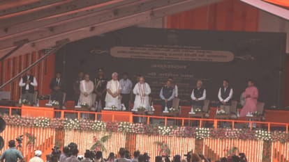 Amit Shah Jammu kashmir Visit: hm Amit Shah arrived in Jammu welcome by lg manoj sinha and jitendra singh