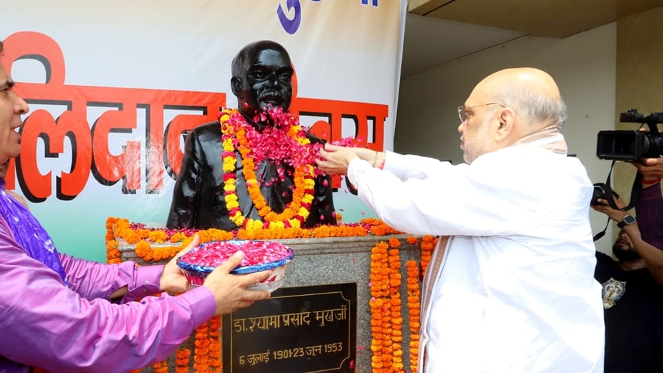Amit Shah Jammu kashmir Visit: hm Amit Shah arrived in Jammu welcome by lg manoj sinha and jitendra singh
