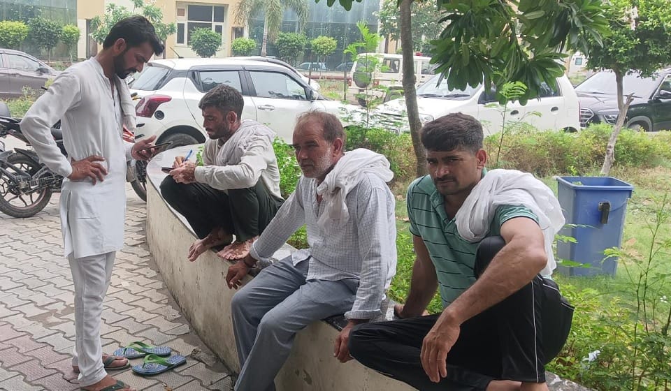 Transporter commits suicide by hanging himself in Panipat, only son was hurt due to TB disease