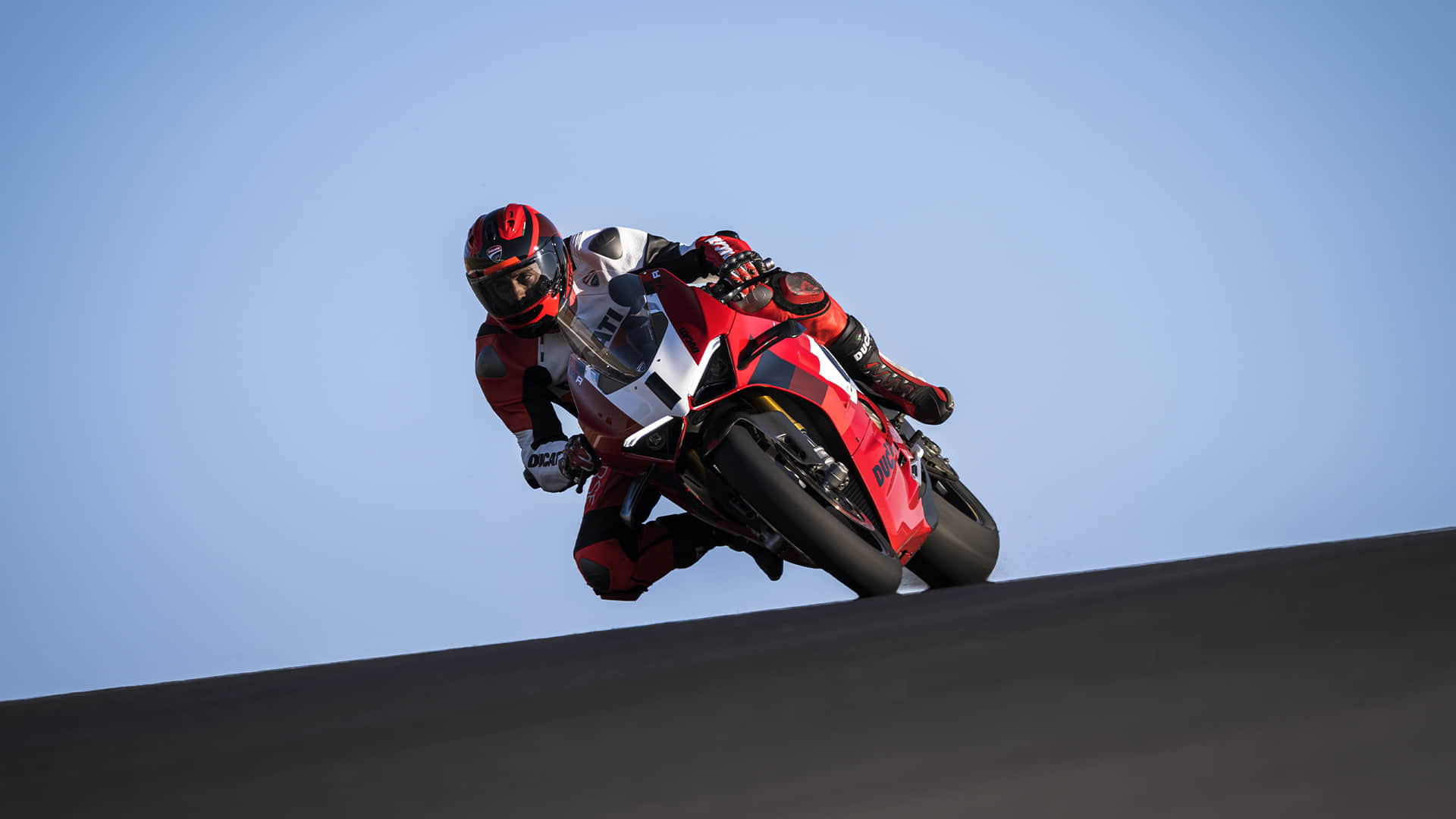 Ducati Panigale V4 R 2023 Ducati launches its most powerful motorcycle Panigale V4 R in India Know Price Specs