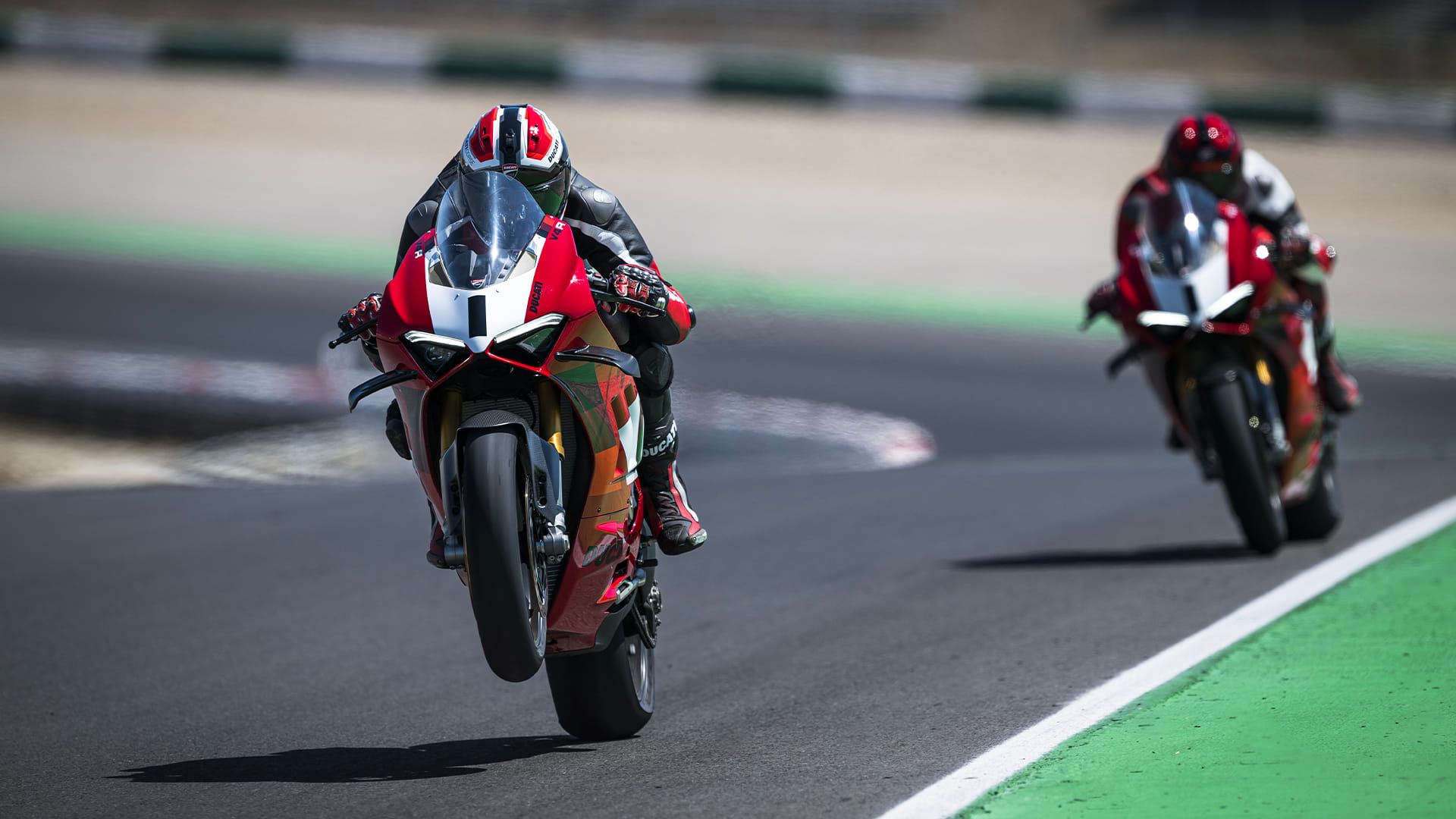 Ducati Panigale V4 R 2023 Ducati launches its most powerful motorcycle Panigale V4 R in India Know Price Specs