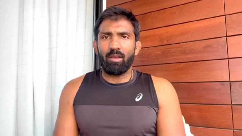Agitating wrestlers exempted from trial: Yogeshwar and Vinesh face to face, war of words on social media