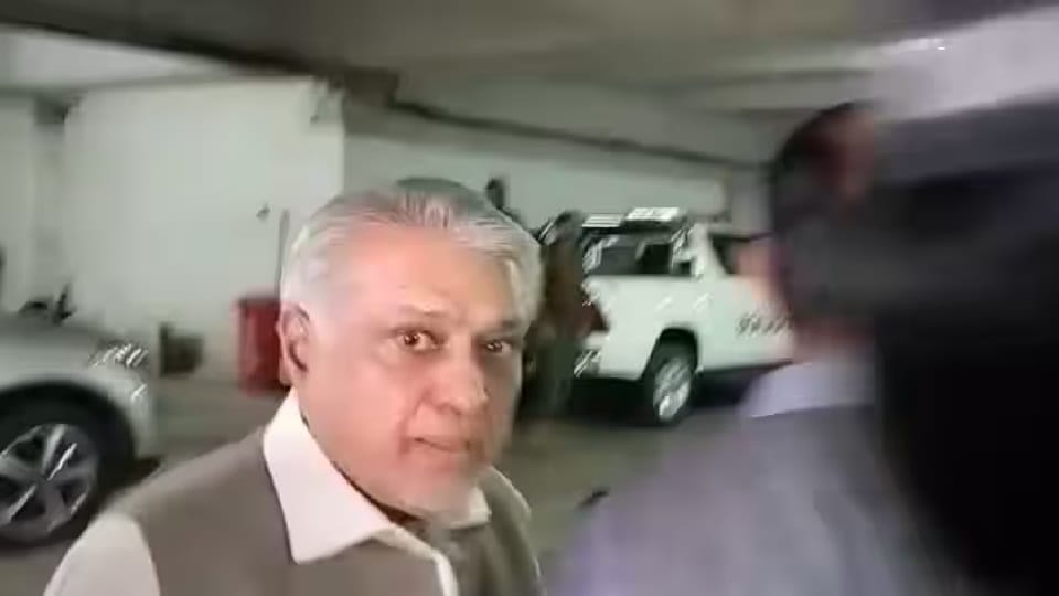 Pakistani reporter claims Finance Minister Ishaq Dar slapped him video viral on social media