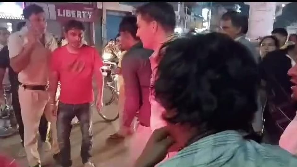 Bike riding youths thrashed after snatching purse of woman in Rohtak