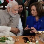 लंच के लिए पहुंचे पीएम मोदी।