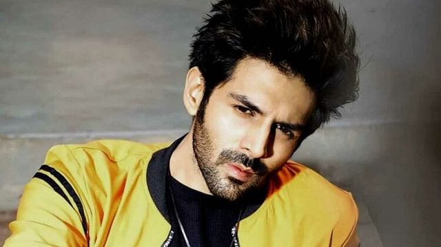 Bollywood Actors Debut Fees And Latest Fees Comparison Shahrukh Khan Akshay Kumar Aamir Khan