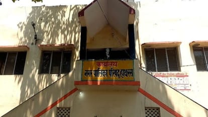 Hathras Sunday market will be held in Water Works premises