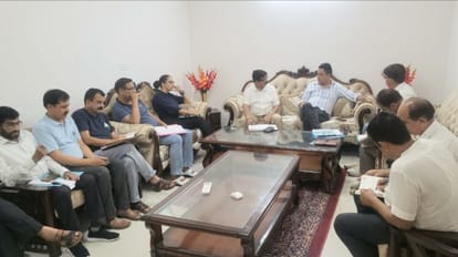 Una News: अनुपस्थित अधिकारियों पर विधायक तल्ख, कारण बताओ नोटिस जारी करने के निर्देश Chintpurni MLA Sudarshan Singh Babloo angry over absence of officers in meeting