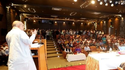 From Jammu, Amit Shah inaugurated the Lok Sabha elections, presented figures of development