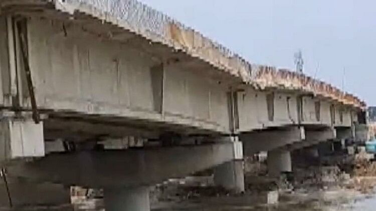 After bhagalpur overbridge collapse in bihar Pillar of an under-construction bridge on Mechi River in question