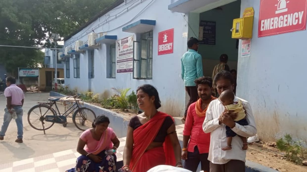 A woman going to attend her brother's funeral in Nalanda died after uncontrolled tempo overturned