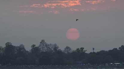 बरसात के बाद सुखना पर कुछ ऐसा दिखा सूर्यास्त