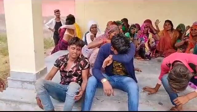 The lover entered the house of the married girlfriend, the girlfriend kept on screaming  do not kill him