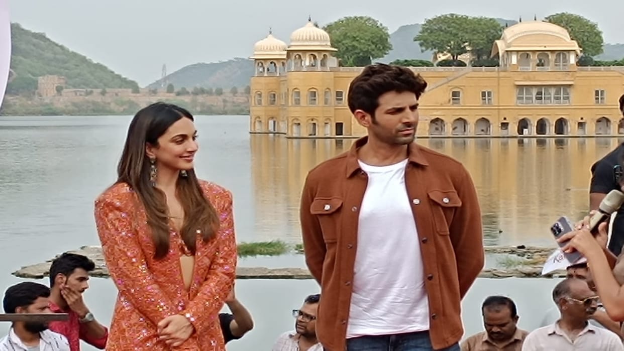 Rajasthan Karthik Aryan and Kiara Advani promoted their upcoming film Satyaprem Ki Katha in Jaipur