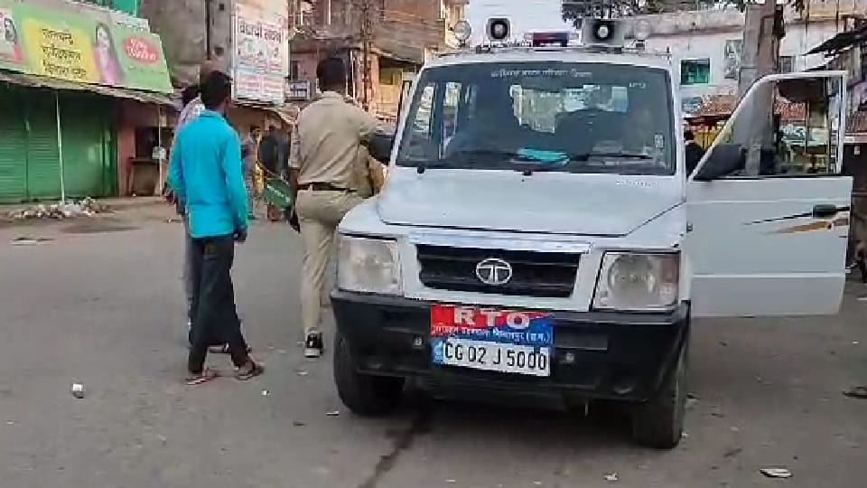 पुलिस और परिवहन विभाग की कार्रवाई