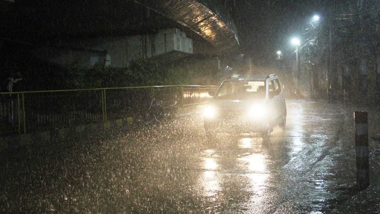 Weather: The temperature dropped due to the knock of monsoon, there may be heavy rain in a day or two