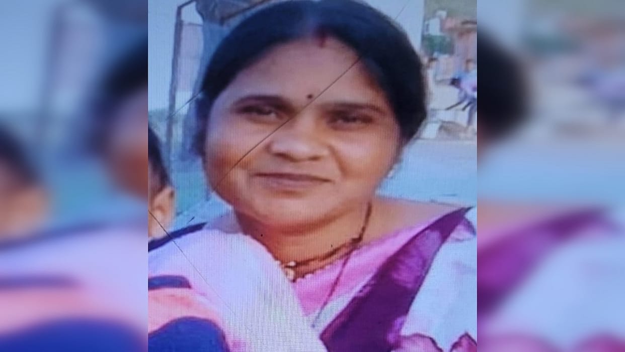 Husband killed his wife by stabbing her with a knife in Jhansi s Premnagar