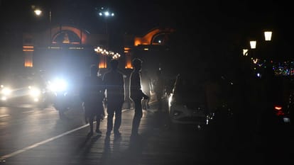 Cars drive at high speed under influence of alcohol on banks of Ramgarh tal gorakhpur