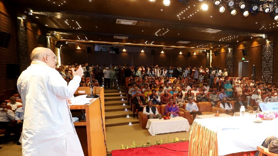 From Jammu, Amit Shah inaugurated the Lok Sabha elections, presented figures of development