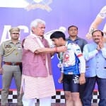 श्रीनगर में कार्यक्रम के दौरान उपराज्यपाल मनोज सिन्हा