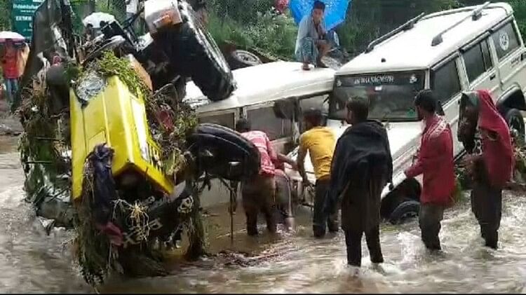 Himachal Flash Flood: Flood-like situation in Mandi and Kullu;  Damage to many houses and vehicles, 85 roads closed