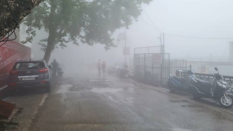 Uttarakhand Weather News Rain Stones fell from rock in Bajpur near Badrinath Highway teacher injured