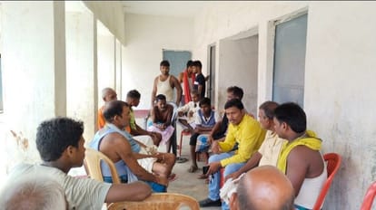 Bihar News : दुल्हन के दरवाजे पर धूमधाम से वरमाला के बाद दूल्हा गायब; 24 घंटे बंधक रह ढूंढ़ने निकले बाराती Bihar News; In Bhagalpur, the groom ran away leaving the wedding after the garland; family mortgage