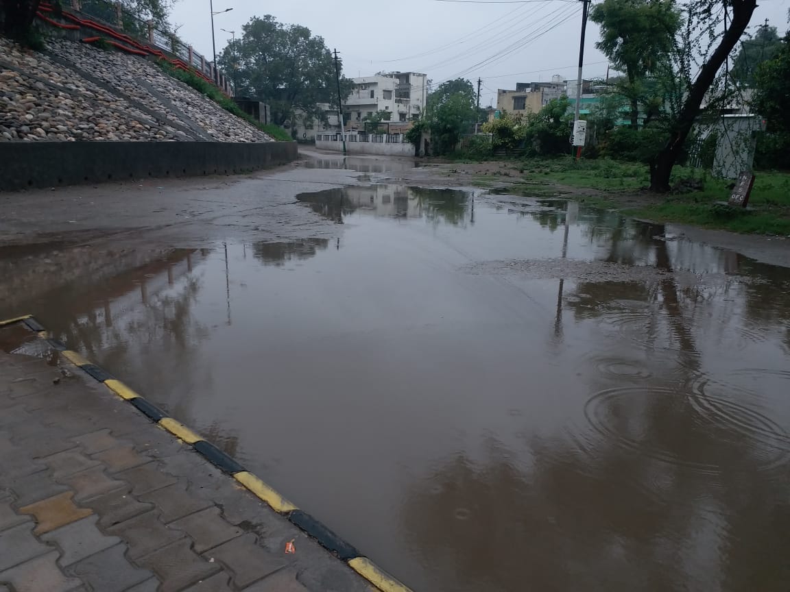 Bijnor: roads becomes ponds due to heavy rains, traffic stopped on many routes