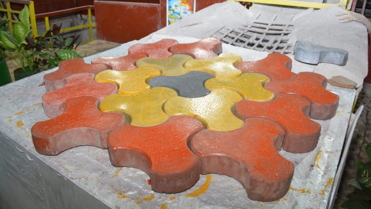 chhattisgarh positive news; bhilai Steel Plant made paver block green tiles from waste