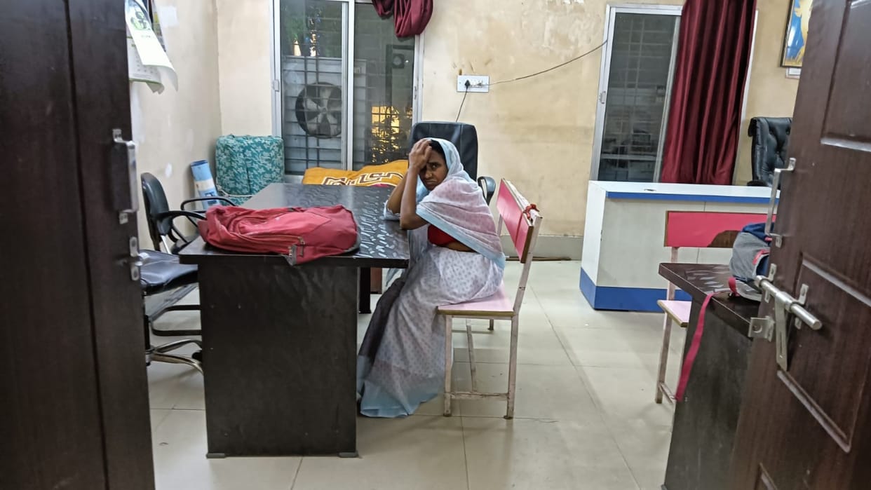 Grandmother and granddaughter held hostage in robbery of 18 lakhs in korba