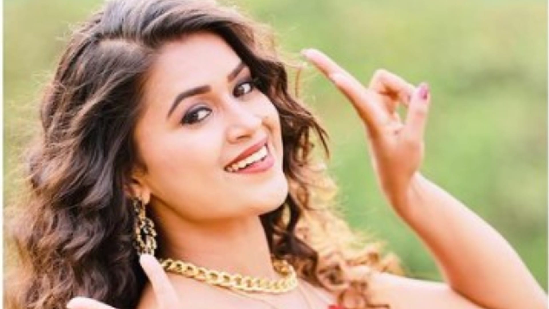 Bhojpuri celebs misbehaved pawan singh khesari lal yadav dimple singh priyanka singh pandit akshara singh