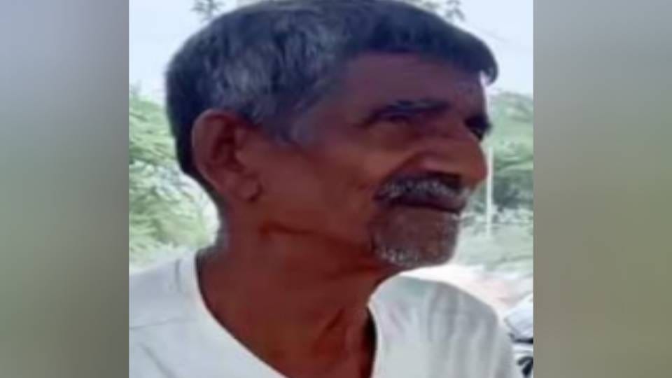 Truck crushed old man sleeping on roadside in Etah seven including four women were injured in other accidents