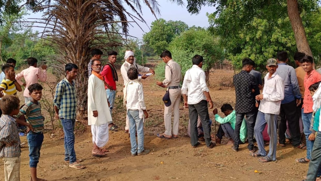 Damoh News: In the strong flow of water, the youth along with the bike was washed away in the drain